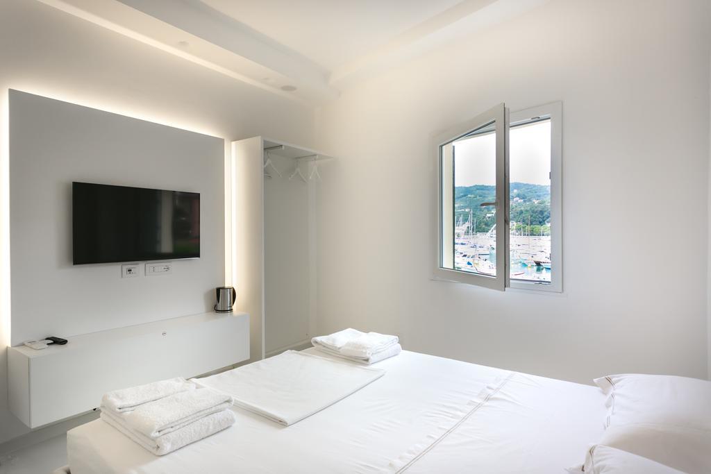 Al Molo Sea View Rooms Леричі Екстер'єр фото