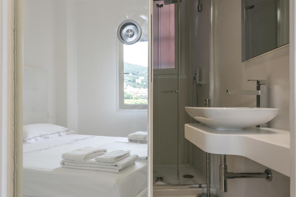 Al Molo Sea View Rooms Леричі Екстер'єр фото